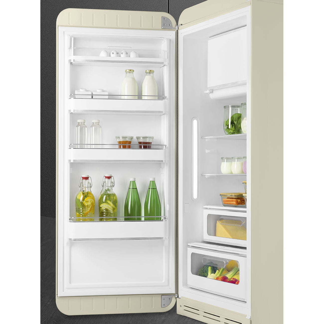 Tủ lạnh một cửa SMEG FAB28LCR5 màu kem cánh trái
