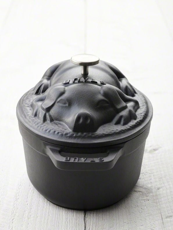 Staub – Nồi Nắp Hình Con Heo Màu Đen – 17cm