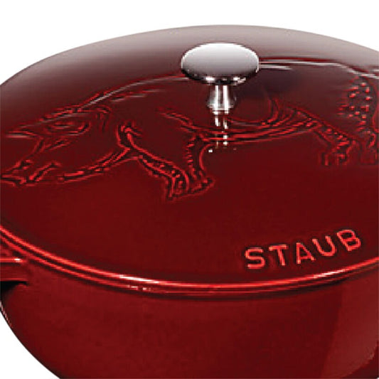 Staub – Nồi Tròn Nắp Có Hình Heo Màu Đỏ Lựu – 24cm