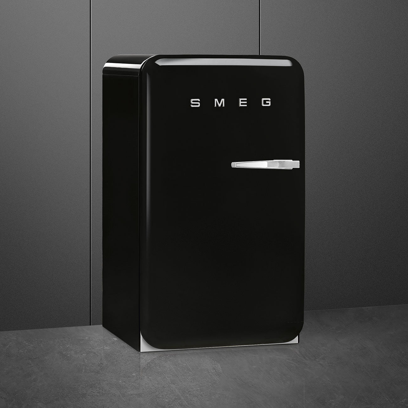 Tủ lạnh mini một cửa SMEG FAB10LBL5 màu đen cánh trái