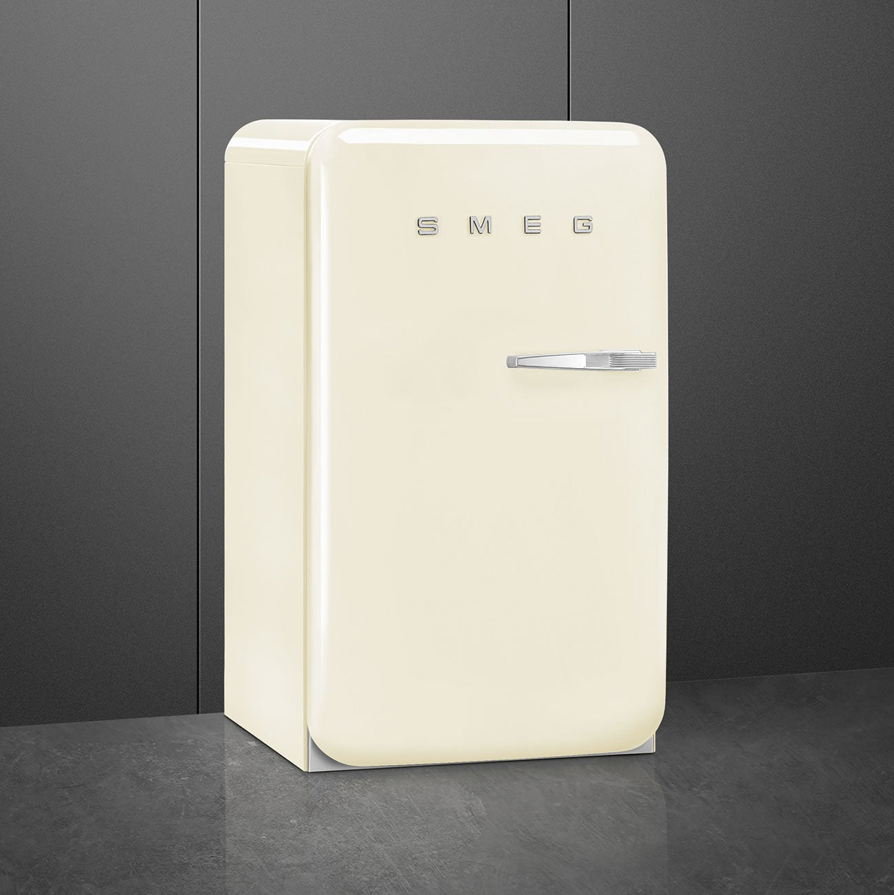 Tủ lạnh một cửa SMEG FAB10LCR6 màu kem cánh trái