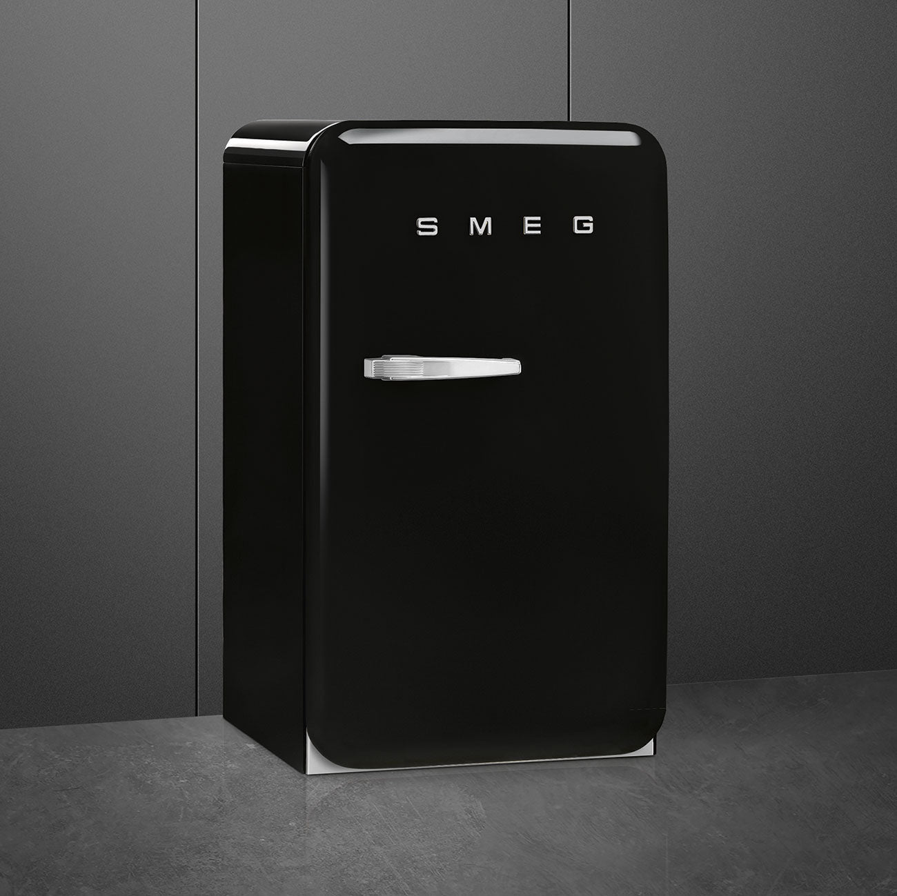 Tủ lạnh mini một cửa SMEG FAB10RBL5 màu đen cánh phải