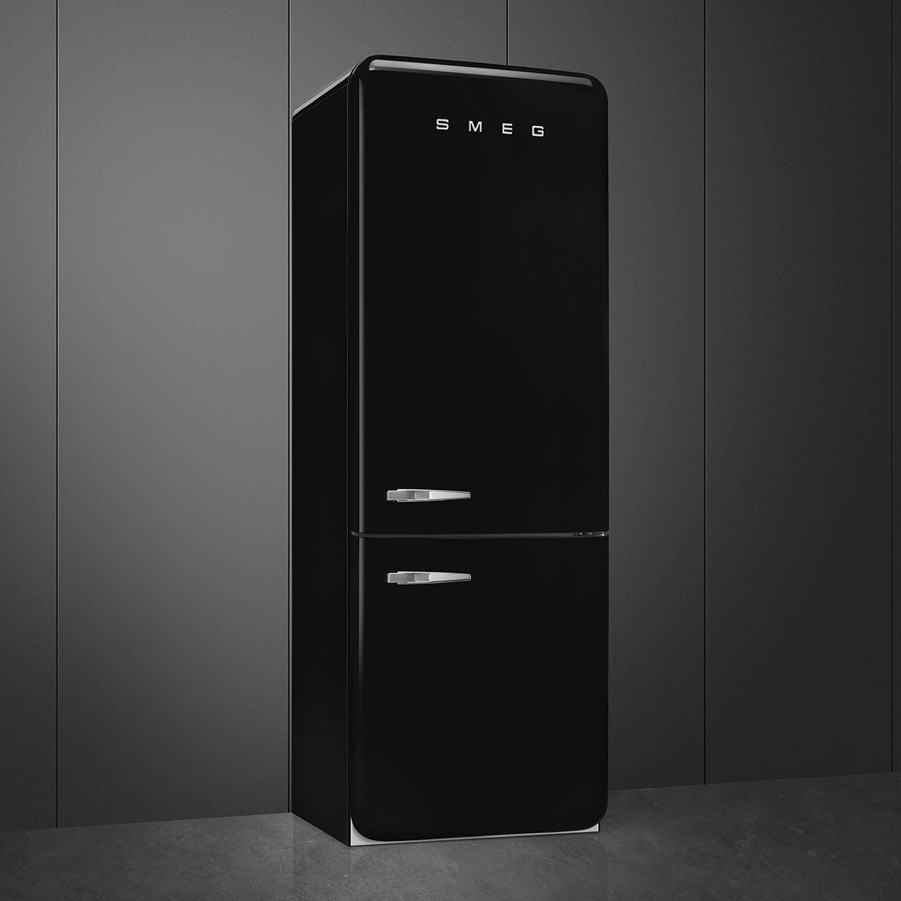 Tủ lạnh 2 ngăn đỉnh dưới SMEG FAB38RBL5 màu đen cánh phải