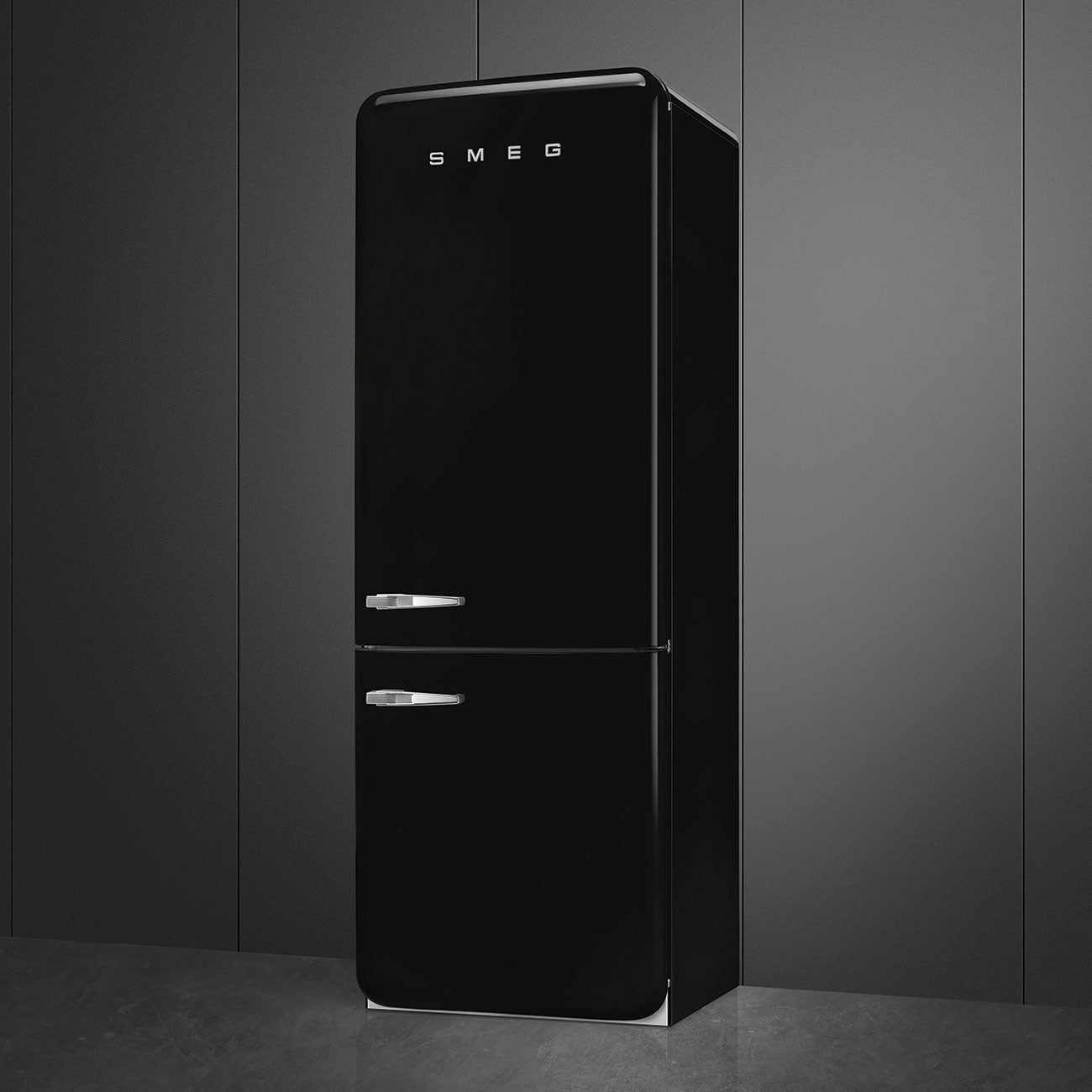 Tủ lạnh 2 ngăn đỉnh dưới SMEG FAB38RBL5 màu đen cánh phải