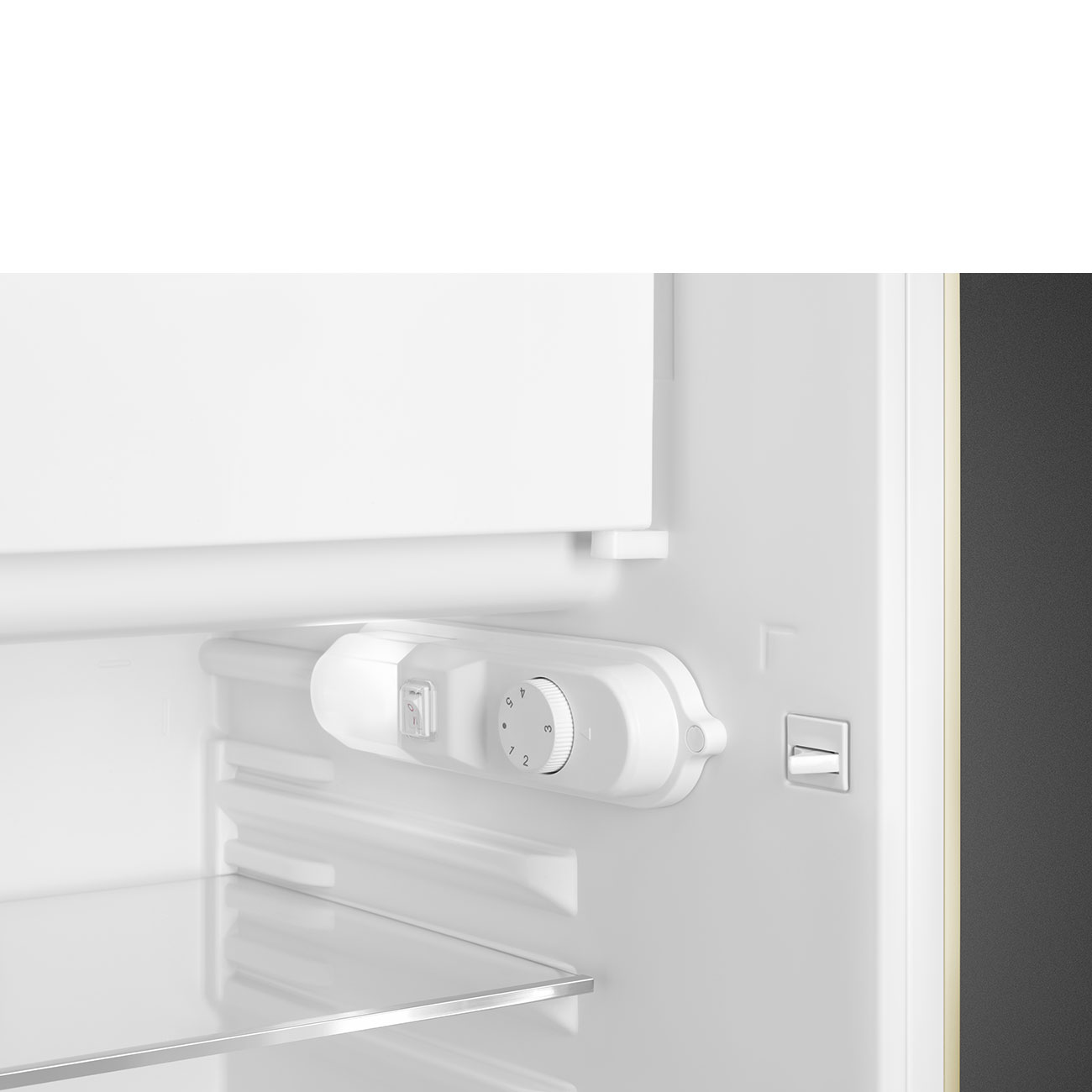 Tủ lạnh mini một cửa SMEG FAB10LCR5 màu kem cánh trái