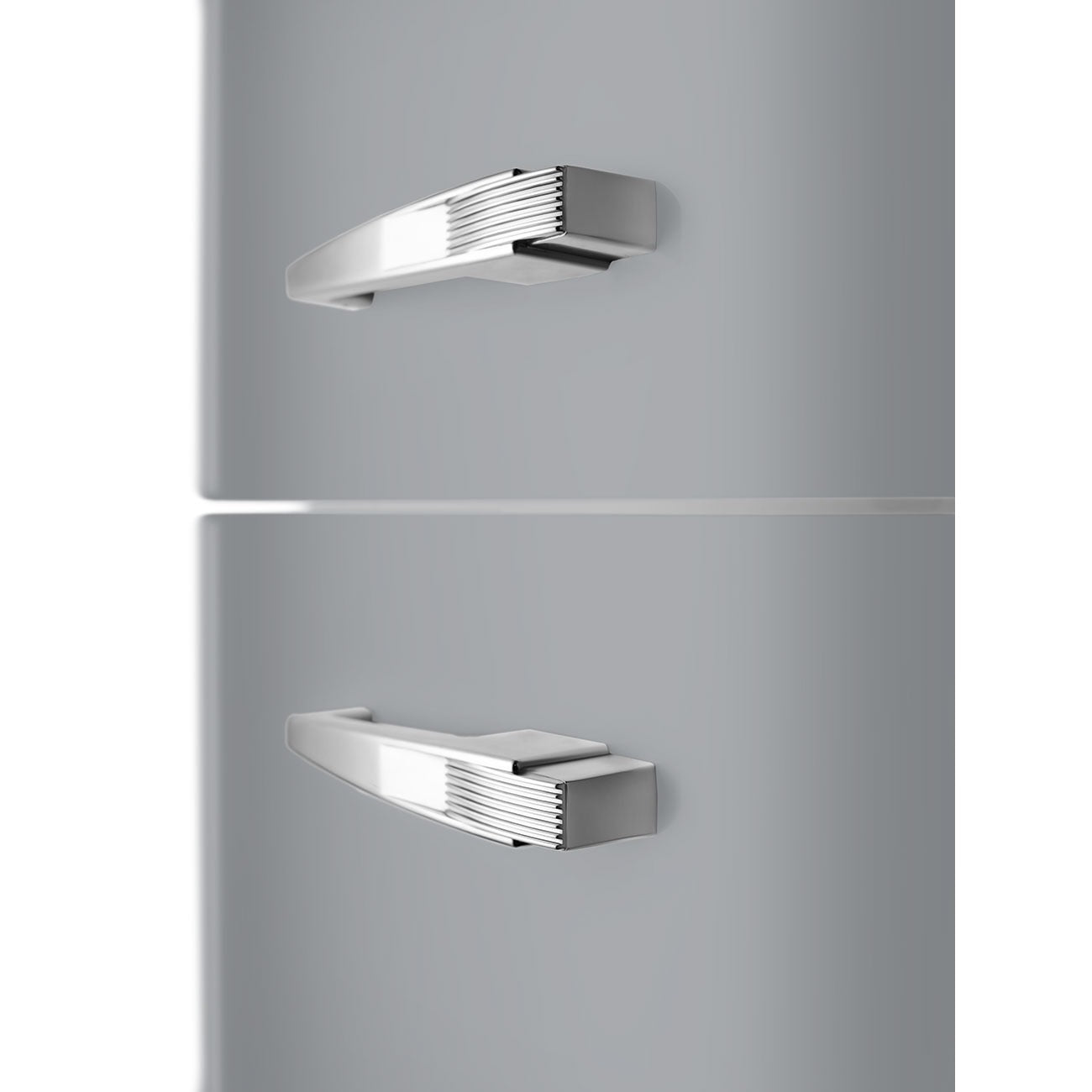 Tủ lạnh 2 ngăn SMEG FAB32LSV5 màu bạc cánh trái
