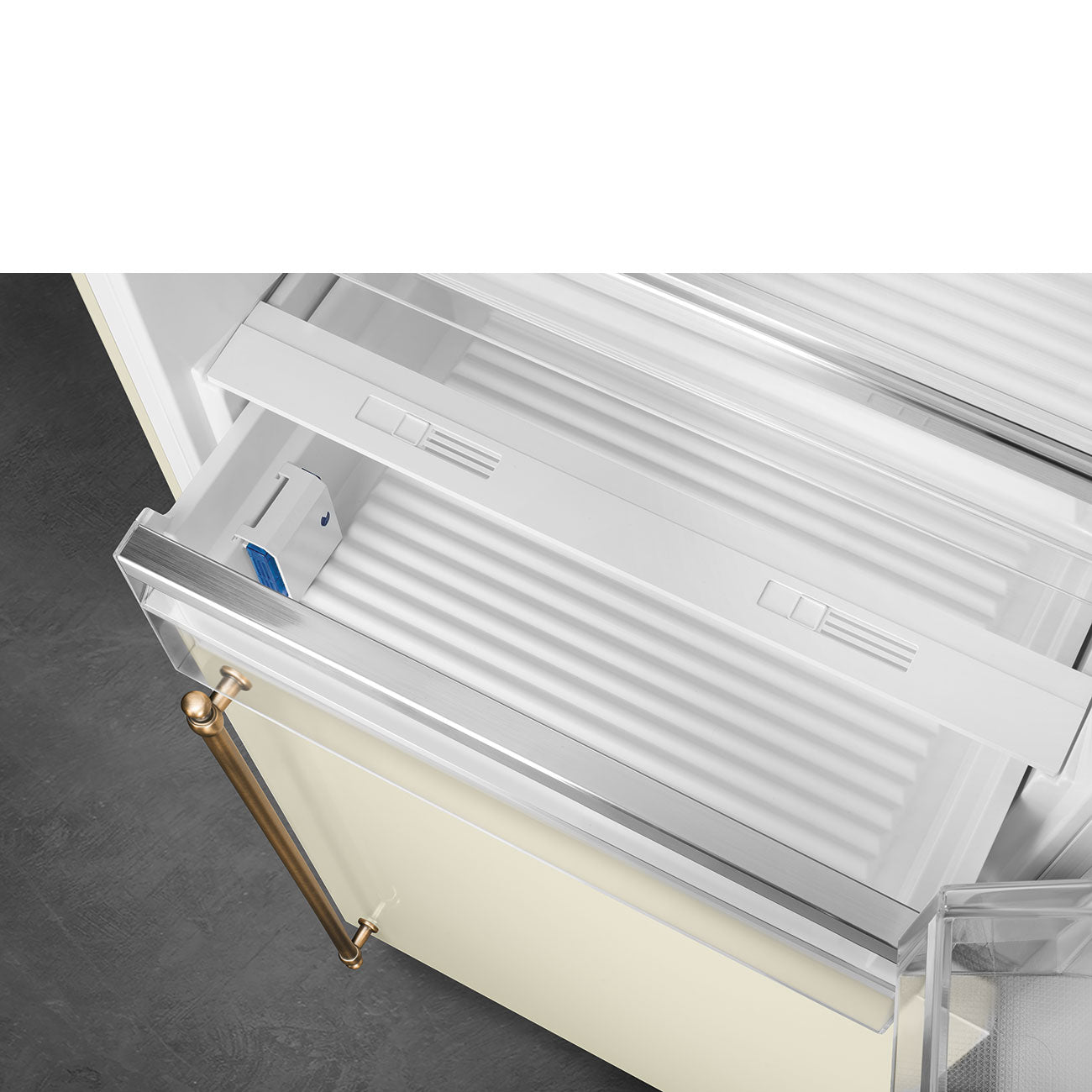 Tủ lạnh 2 ngăn cánh phải SMEG FA8005RPO5 màu kem