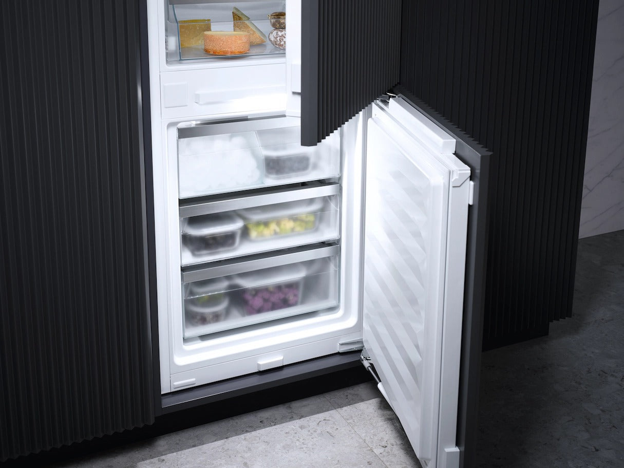 Tủ lạnh âm tủ Miele KFN 7795D