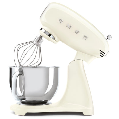 Máy trộn bột SMEG SMF03CREU màu kem